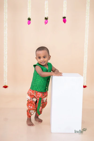 Dark Green Gold Zari V-Neck Jabla With Pitchwai Panjakajam